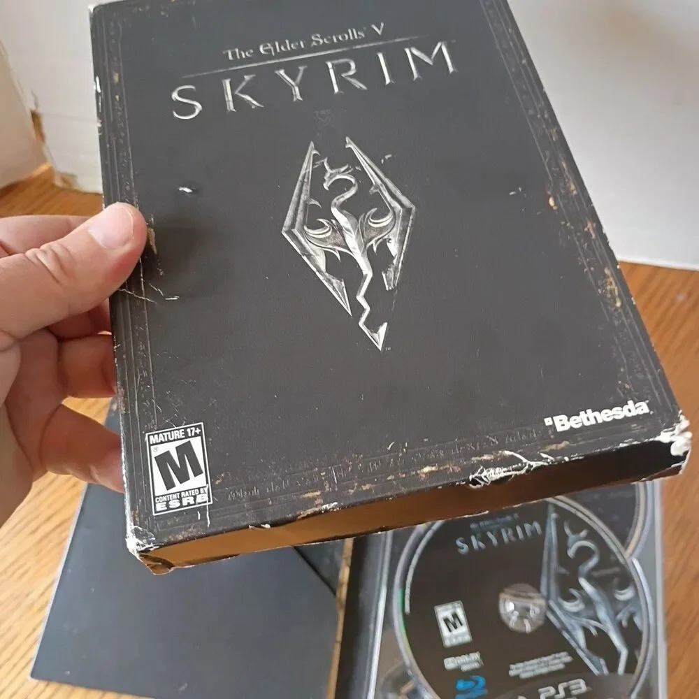 Elder Scrolls V: Skyrim - PS3 Collector's Edition w/ Map and Manual
